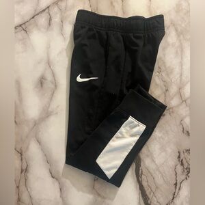 Boys Nike joggers size 6